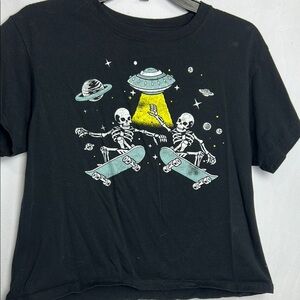 Black Cropped Graphic Tee